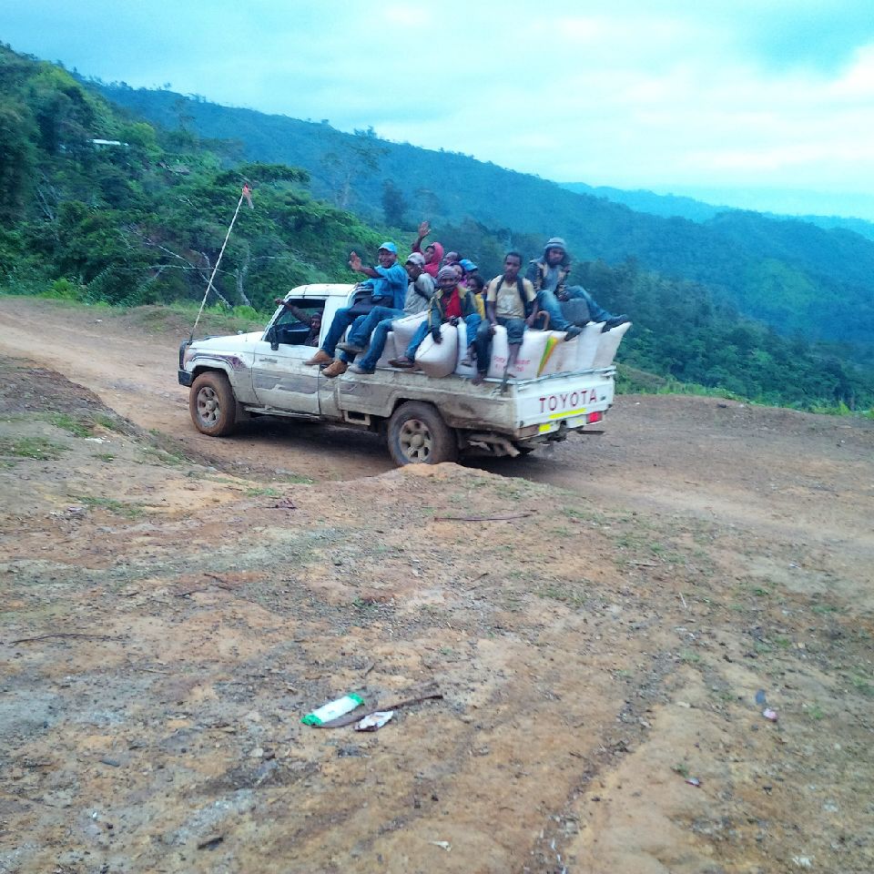 Car Load on a mountain road in Papua New Guinea